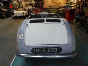 Image 17/24 de Triumph 2000 Roadster (1948)