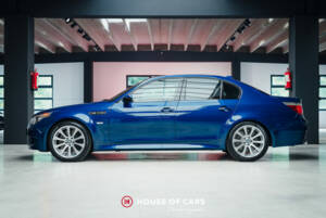 Image 10/25 of BMW M5 (2005)