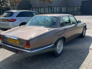 Bild 5/8 von Jaguar Sovereign H.E. V12 (1984)