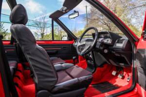 Image 32/38 of Peugeot 205 CTi (1991)