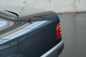 Bild 9/50 von Mercedes-Benz 300 CE (1991)