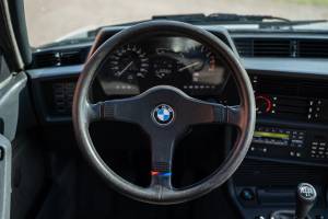 Image 30/49 of BMW M 635 CSi (1986)