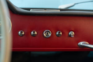 Image 41/48 de FIAT 750 Vignale Coupé (1962)