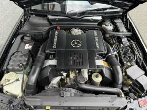 Image 36/50 of Mercedes-Benz 500 SL (1991)