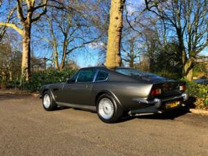 Image 19/34 of Aston Martin V8 Vantage (1987)