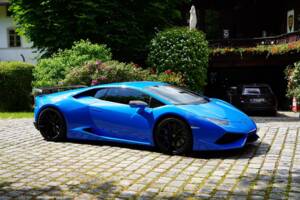 Image 8/10 of Lamborghini Huracán LP 610-4 (2016)