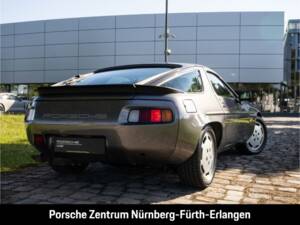 Image 5/46 of Porsche 928 S (1985)
