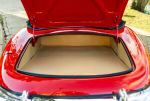 Image 29/50 de Jaguar E-Type (1969)