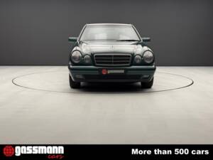 Bild 1/15 von Mercedes-Benz E 220 Diesel (1997)