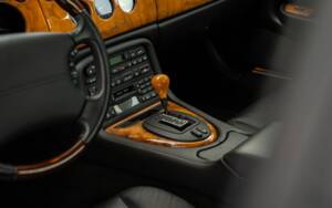 Bild 22/37 von Jaguar XKR (2001)