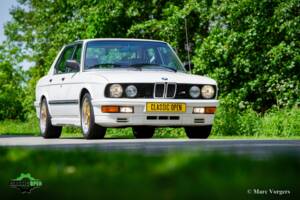 Image 29/51 of BMW M 535i (1985)
