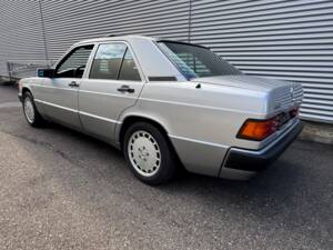 Bild 25/41 von Mercedes-Benz 190 E 2.0 (1992)
