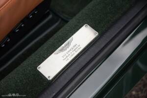 Image 14/17 of Aston Martin V12 Vanquish (2004)