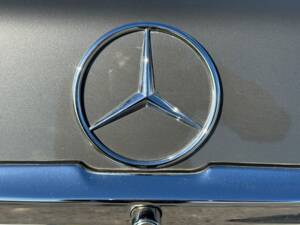 Bild 134/200 von Mercedes-Benz 380 SLC (1980)