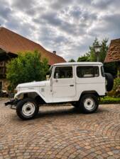Image 8/67 of Toyota Land Cruiser FJ 40 (1982)