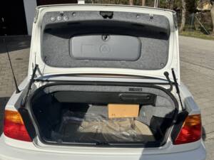 Image 14/18 of BMW 330Ci (2001)