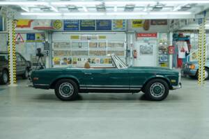 Image 14/50 de Mercedes-Benz 280 SL (1968)