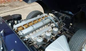 Image 5/35 de Jaguar E-Type (1968)