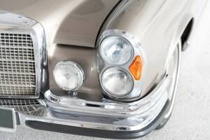 Bild 21/42 von Mercedes-Benz 280 SE 3,5 (1971)
