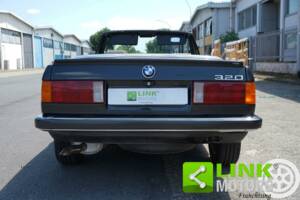 Bild 6/10 von BMW 320i (1989)