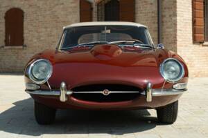 Image 9/50 de Jaguar E-Type 3.8 (1964)