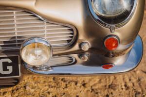 Image 18/99 of Aston Martin DB 6 Volante (1968)