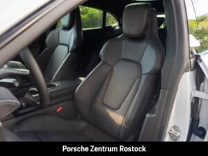 Obraz 5/31 pojazdu Porsche Taycan 4S Sport Turismo (2026)