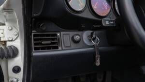 Afbeelding 17/25 van Porsche 911 Carrera 2 (1990)