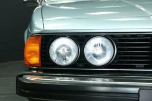 Bild 36/49 von BMW 633 CSi A (1980)