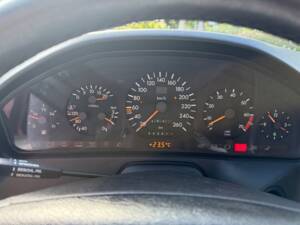 Image 15/34 de Mercedes-Benz 500 SL (1993)