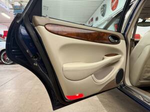 Image 12/17 of Jaguar XK8 4.2 (2000)