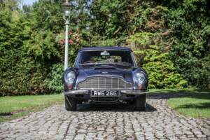 Image 2/30 de Aston Martin DB 6 Volante (1967)