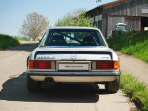 Image 15/26 of Mercedes-Benz 450 SLC (1900)