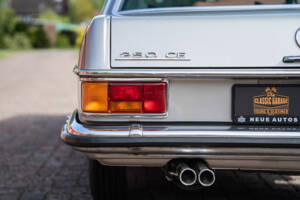 Image 16/40 of Mercedes-Benz 250 CE (1970)