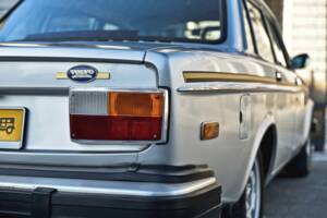 Image 11/38 de Volvo 244 DLS (1977)