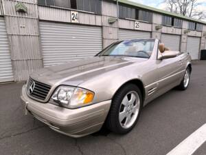 Image 4/25 of Mercedes-Benz SL 500 (1999)