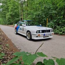 Image 3/70 of BMW M3 (1990)
