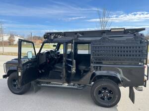 Bild 20/21 von Land Rover Defender 110 (2013)