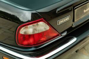 Image 19/50 de Jaguar XJR 4.0 (2000)