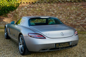 Image 35/50 of Mercedes-Benz SLS AMG (2011)