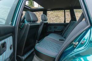 Image 48/50 of BMW 316i Touring (1993)