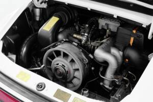 Image 32/46 de Porsche 911 Carrera 3.2 (1984)