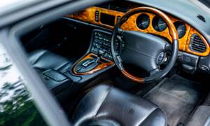 Bild 4/37 von Jaguar XKR (2003)