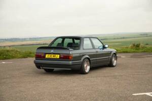 Image 22/50 of BMW 325i (1990)
