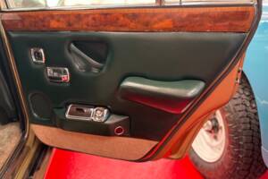 Image 17/23 of Rolls-Royce Silver Shadow I (1975)