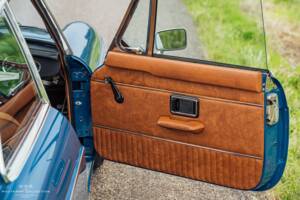 Image 15/40 of MG MGB GT V8 (1973)