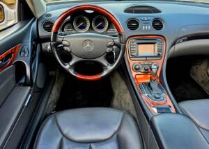 Image 19/39 of Mercedes-Benz SL 500 (2001)