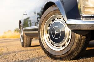 Image 25/79 de Mercedes-Benz 280 SL (1969)