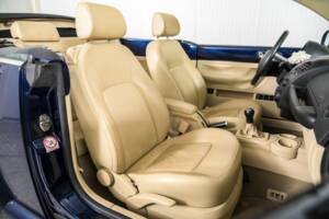 Image 16/50 de Volkswagen New Beetle 1.6 (2004)
