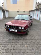 Bild 2/4 von BMW 320i (1987)
